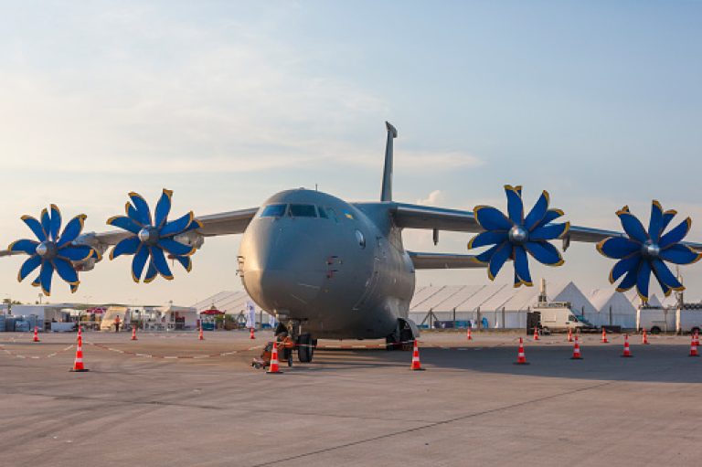 Ан-70 на авиасалоне демонстрирует свои уникальные возможности