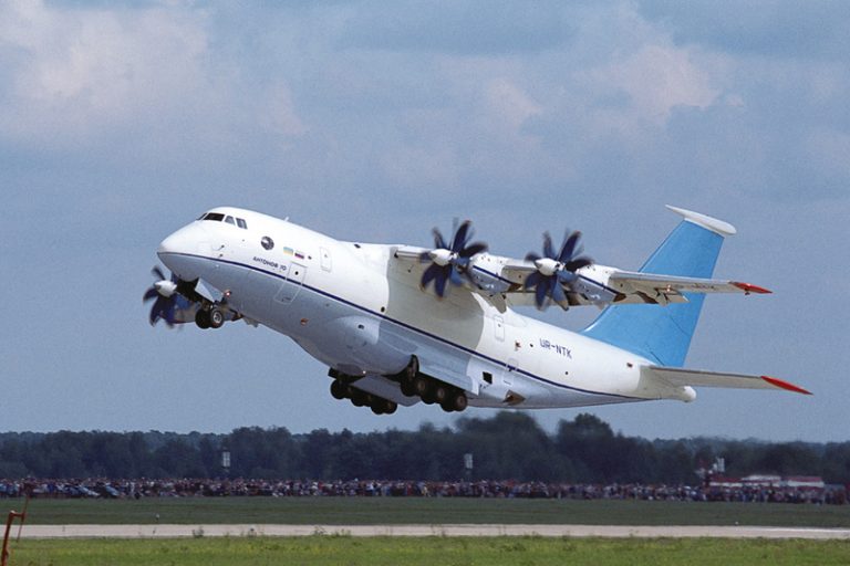 Взлет Ан-70 демонстрирует отличные летные характеристики