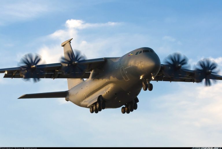 Ан-70 в полете - памятник несбывшимся надеждам советской авиационной промышленности