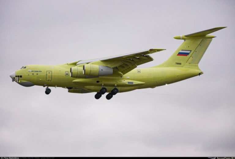 Внешне Ил-76МД-90А легко принять за очередную модификацию советского Ил-76. Однако более 70% систем и агрегатов самолёта подверглись обновлению