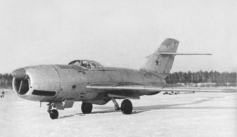 Ла-200 с РЛС "Коршун"