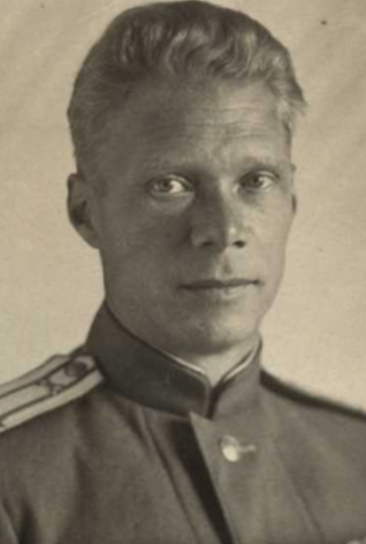 Эраст Александрович Горов (3 февраля 1909 - 2 июля 2007) - советский военный деятель и ученый, инженер-полковник, член-корреспондент Академии артиллерийских наук.