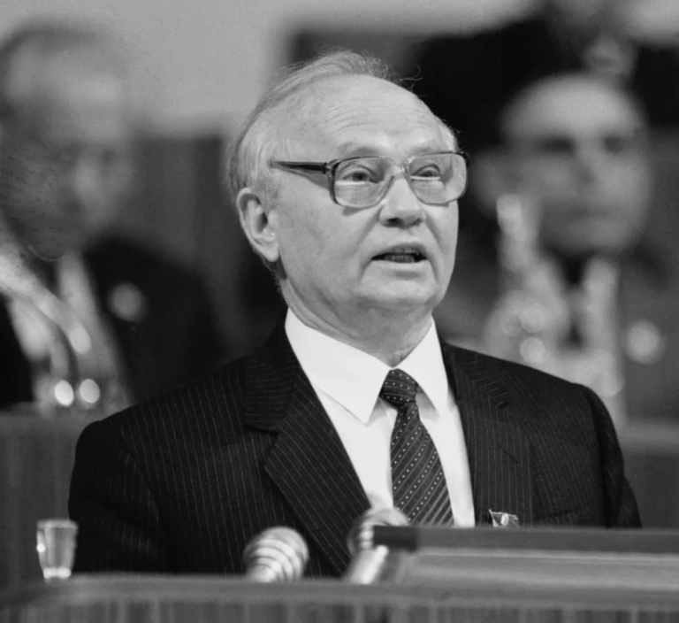 В.А.Крючков (1924-2007), председатель КГБ СССР (1988-1991)