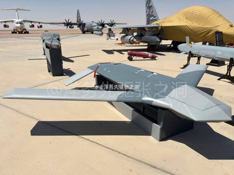 Общий вид экспозиции вооружения Су-57Э в Египте