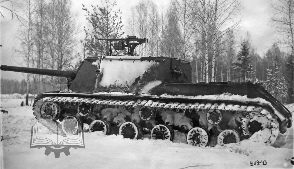 ИСУ-122 (Объект 242) приняли на вооружение далеко не сразу. Военные хотели ствол побольше