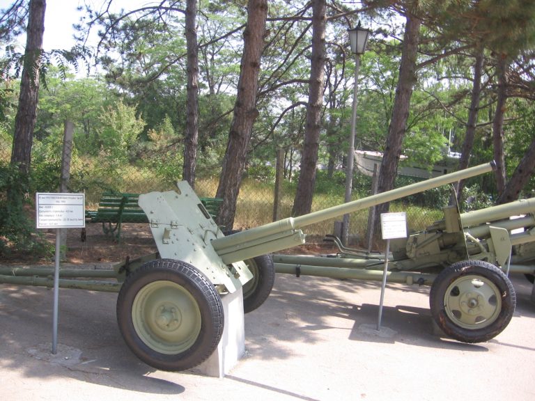 45-мм противотанковая пушка образца 1942 года (М-42