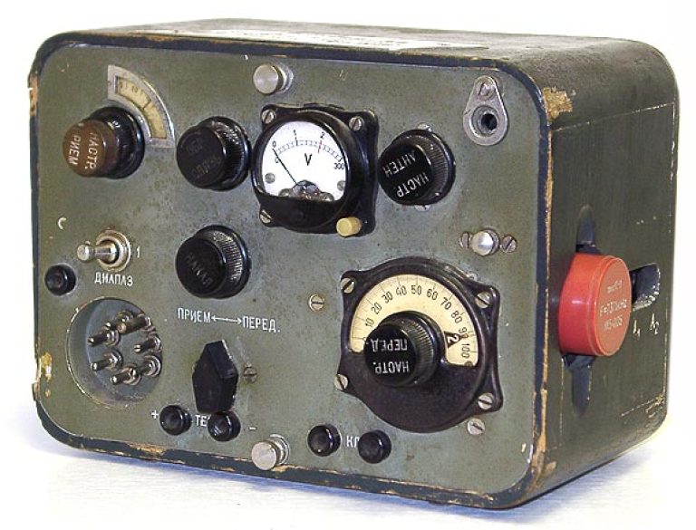 Советская переносная коротковолновая радиостанция «Север». Таких в 1941 году должно быть тысячи
