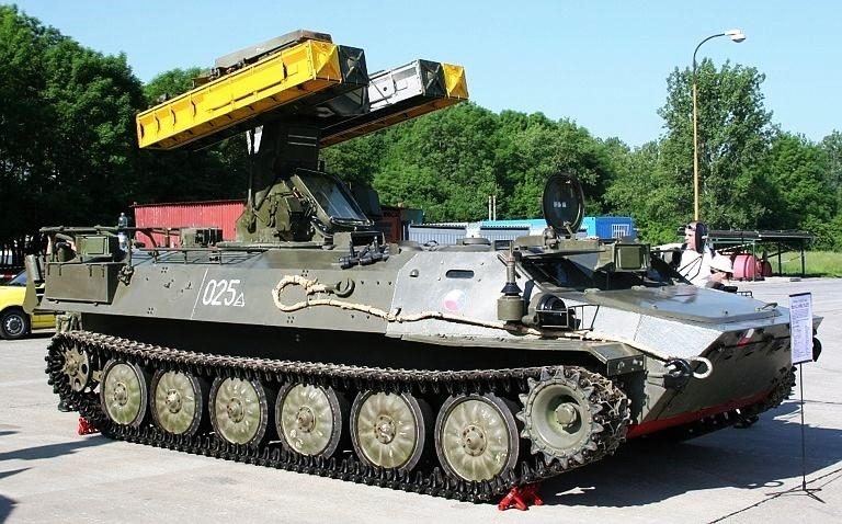 Зенитный ракетный комплекс «Стрела-10» на гусеничном шасси МТ-ЛБ.