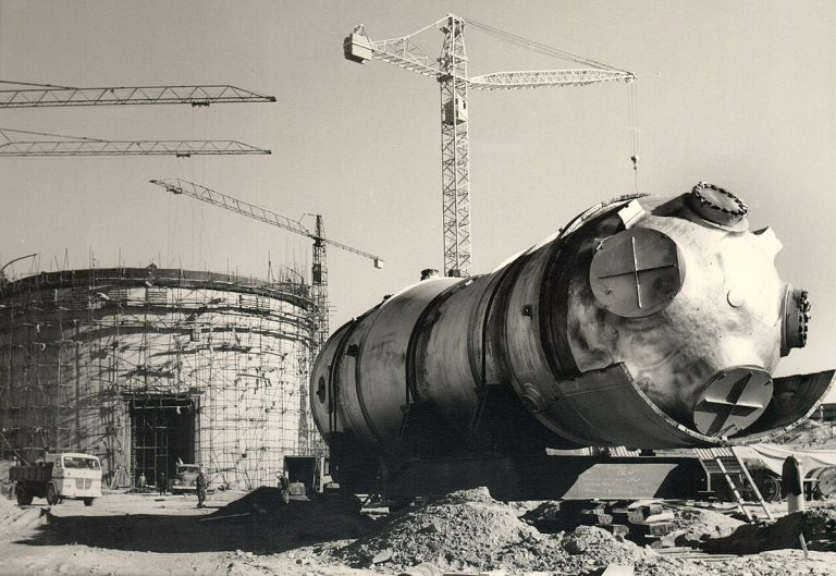 Строительство атомной электростанции Хосе Кабрера (также известной как "Зорита") в 1966 году.