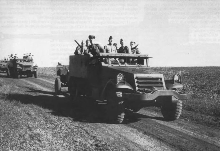 Полугусеничный артиллерийский тягач M2