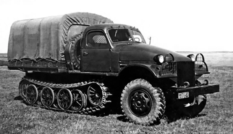 Ранний ЗиС-153 с кабиной от Студебеккера
