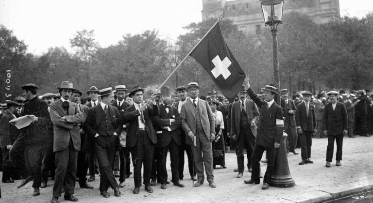 Швейцария и местые жители, около 1940 года