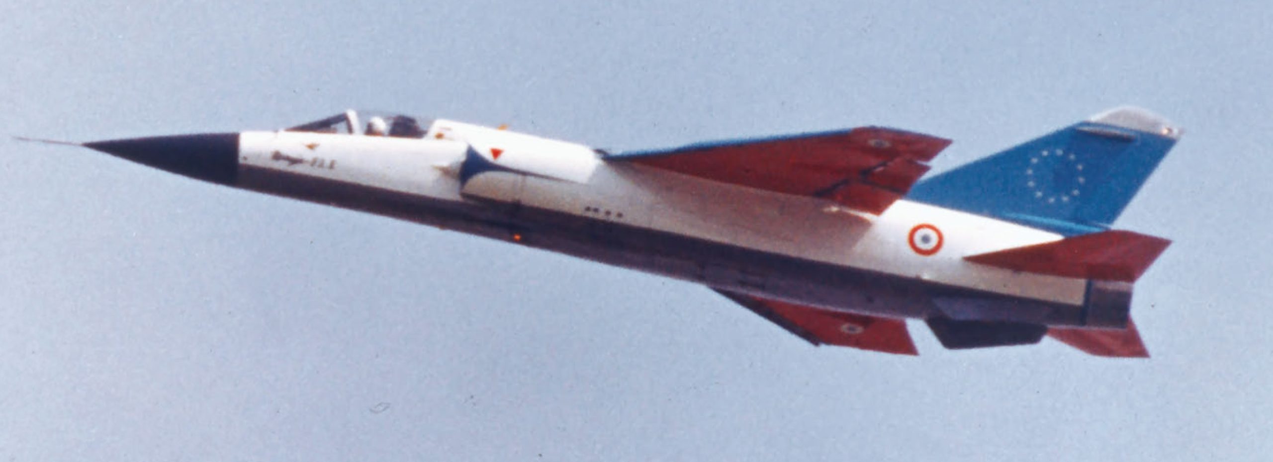 Mirage F1E с двигателем SNECMA M53 показал хорошие характеристики, но командование ВВС Франции предпочли сохранить для своих самолетов двигатель Atar 9K50. Снимок Dassault Aviation