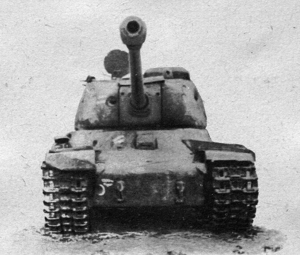 И даже ИС-2 имел уязвимые места