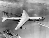 Convair B-36 Peacemaker (США)  – венец развития поршневых бомбардировщиков.