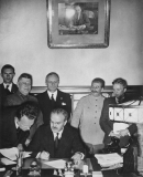 Компиляции и размышления за пакт о ненападении 1939 года между СССР и Германией .