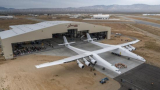 Выкатка самолета системы воздушного старта Stratolaunch