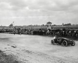 Гоночный автомобиль Джона Уолтера Кристи 1909 года с V-образным четырехцилиндровым двигателем